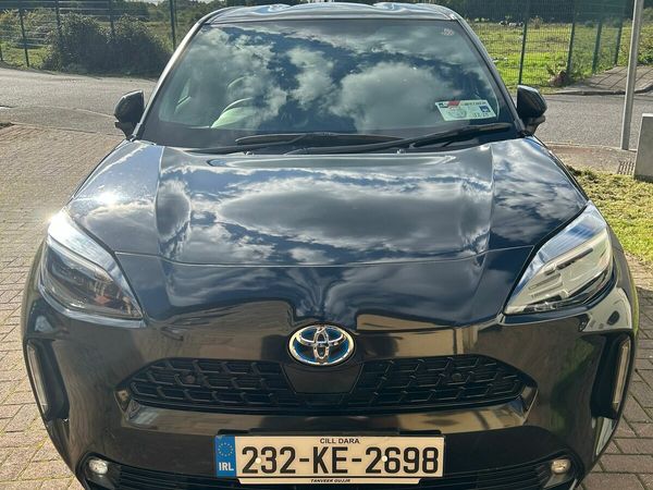 Toyota Yaris Cross Estate, Petrol Hybrid, 2023, Black