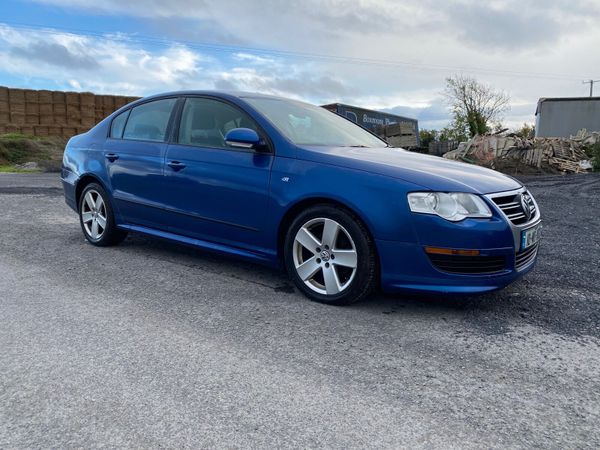 Volkswagen Passat Saloon, Diesel, 2010, Blue