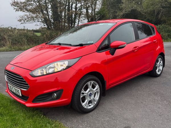 Ford Fiesta Hatchback, Petrol, 2014, Red