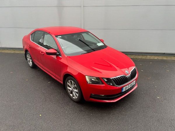 Skoda Octavia Saloon, Diesel, 2018, Red