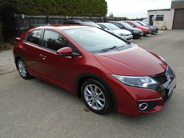 Honda Civic Hatchback, Diesel, 2015, Red