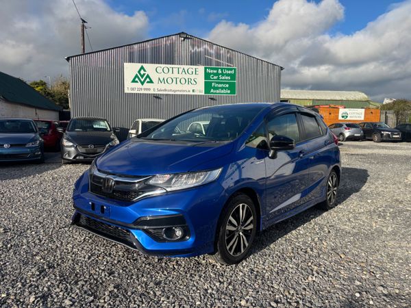 Honda Fit Hatchback, Petrol Hybrid, 2017, Blue