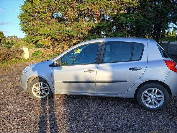 Renault Clio Hatchback, Ethanol Petrol, 2009, Silver