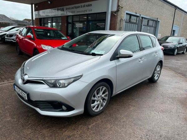 Toyota Auris Hatchback, Diesel, 2017, Grey
