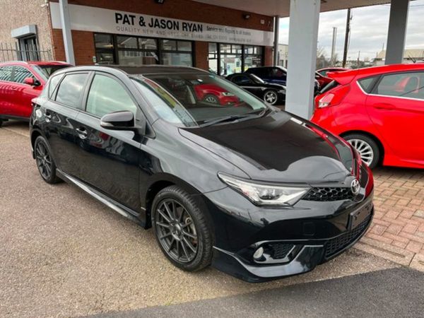 Toyota Auris Hatchback, Petrol, 2016, Black