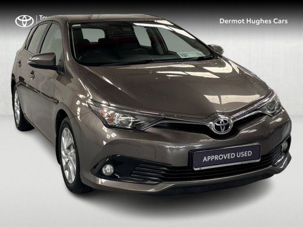Toyota Auris Hatchback, Diesel, 2017, Bronze