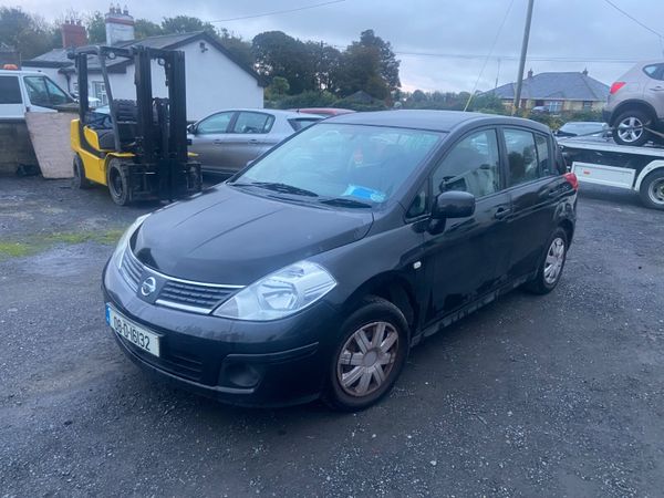 Nissan Tiida Hatchback, Petrol, 2008, Black