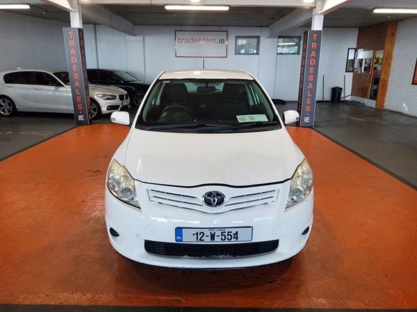 Toyota Auris Hatchback, Diesel, 2012, White