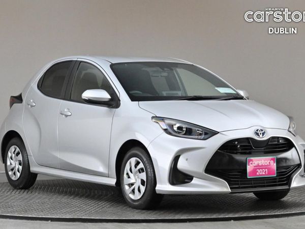 Toyota Yaris Hatchback, Petrol Hybrid, 2021, Silver
