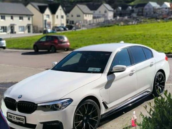 BMW 5-Series Saloon, Petrol Plug-in Hybrid, 2019, White