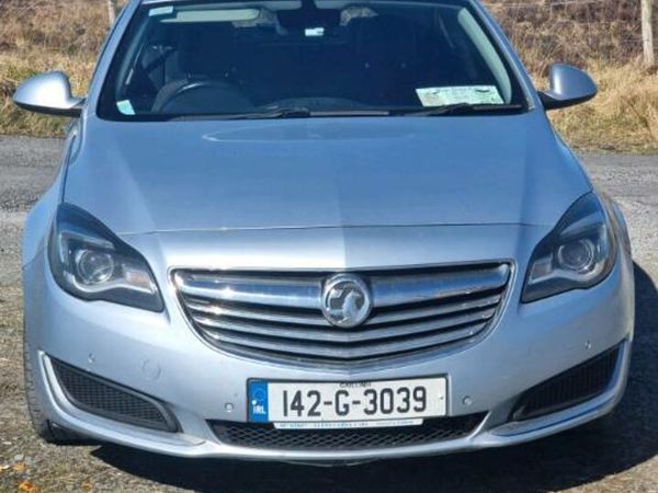 Vauxhall Insignia Hatchback, Diesel, 2014, Silver