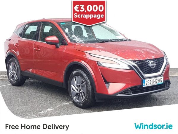 Nissan Qashqai MPV, Petrol, 2023, Red