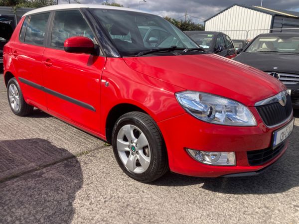 Skoda Fabia Hatchback, Petrol, 2013, Red