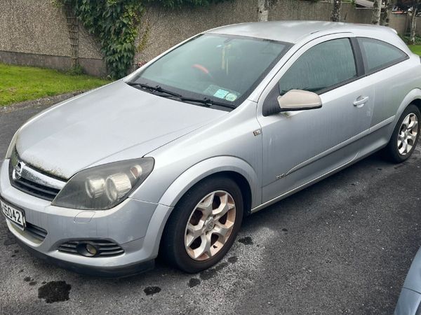 Opel Astra Hatchback, Petrol, 2007, Silver