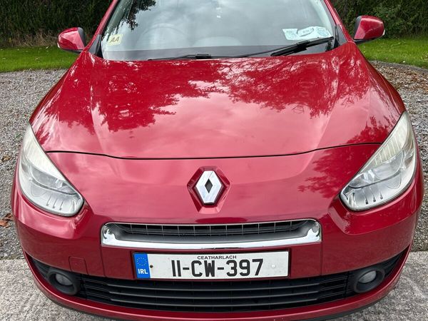 Renault Fluence Saloon, Diesel, 2011, Red