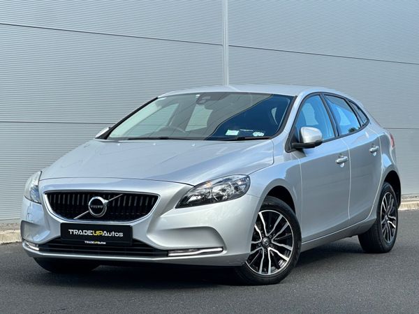 Volvo V40 Hatchback, Diesel, 2017, Grey