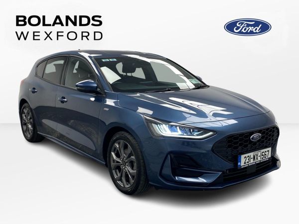 Ford Focus Hatchback, Petrol, 2023, Blue
