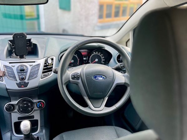 Ford Fiesta Hatchback, Diesel, 2011, Silver