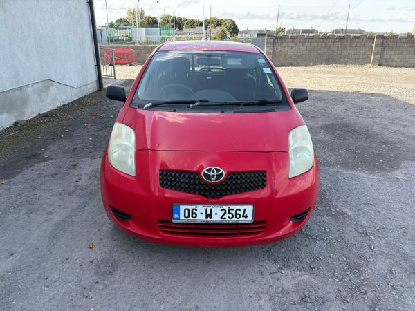 Toyota Yaris Hatchback, Petrol, 2006, Red