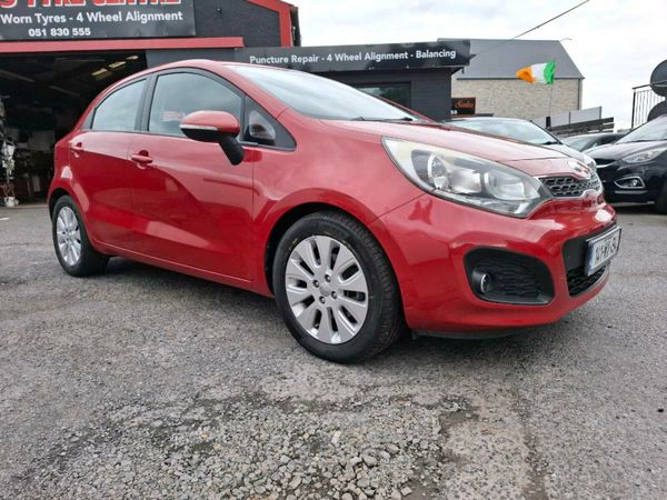 Kia Rio Hatchback, Diesel, 2014, Red