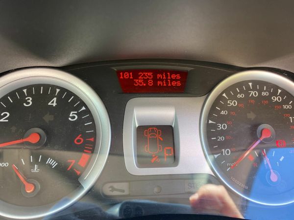 Renault Clio Hatchback, Petrol, 2012, White