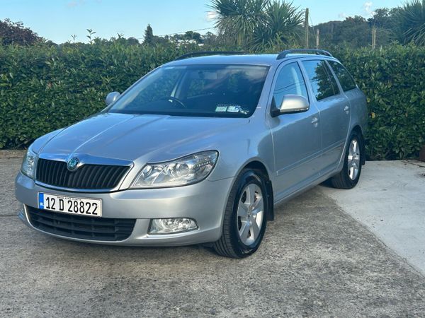 Skoda Octavia Estate, Diesel, 2012, Silver
