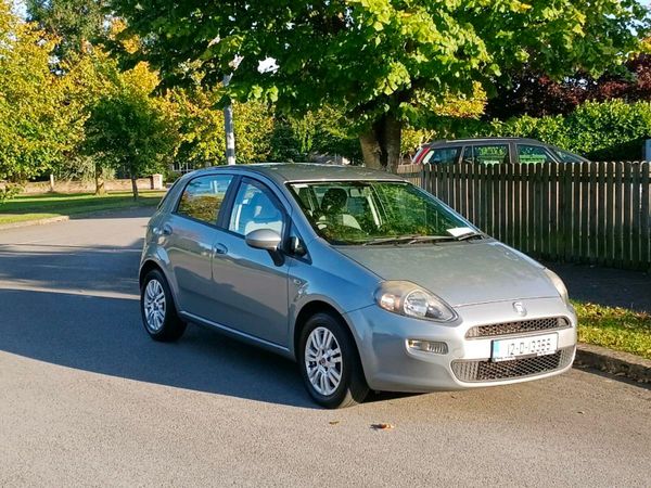Fiat Punto Hatchback, Petrol, 2012, Grey