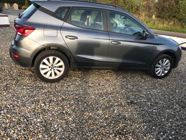 SEAT Arona SUV, Diesel, 2018, Grey