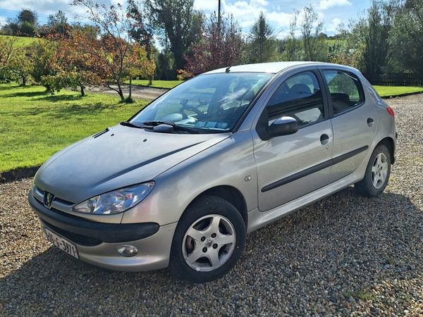 Peugeot 206 Hatchback, Petrol, 2006, Silver