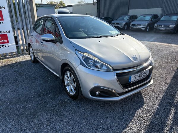 Peugeot 208 Hatchback, Petrol, 2017, Grey