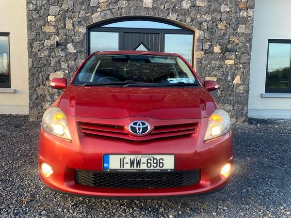Toyota Auris Hatchback, Diesel, 2011, Red