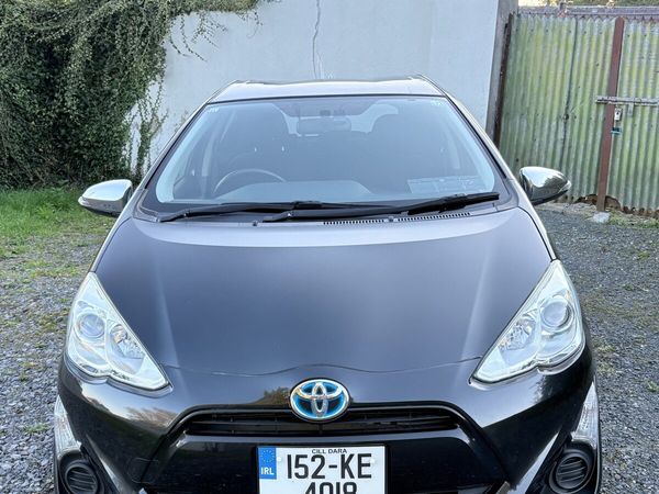 Toyota Aqua Hatchback, Petrol Hybrid, 2015, Black
