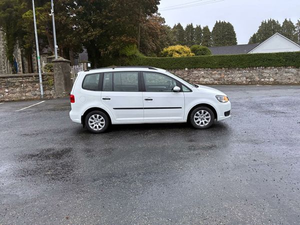 Volkswagen Touran MPV, Diesel, 2014, White