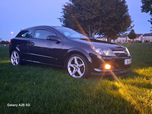 Opel Astra Hatchback, Petrol, 2006, Black