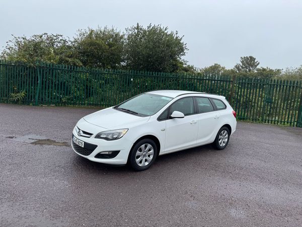 Vauxhall Astra Estate, Diesel, 2015, White