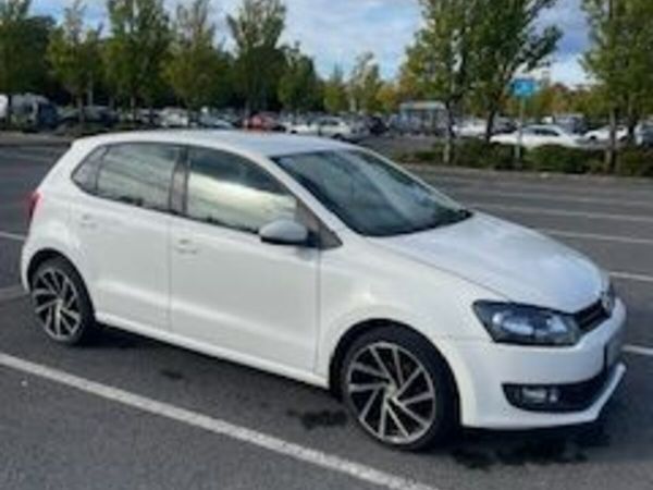Volkswagen Polo Hatchback, Petrol, 2011, White