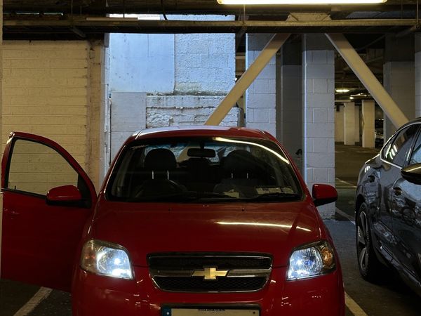Chevrolet Aveo Saloon, Petrol, 2011, Red