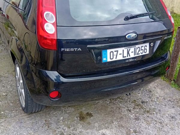 Ford Fiesta Hatchback, Petrol, 2007, Black