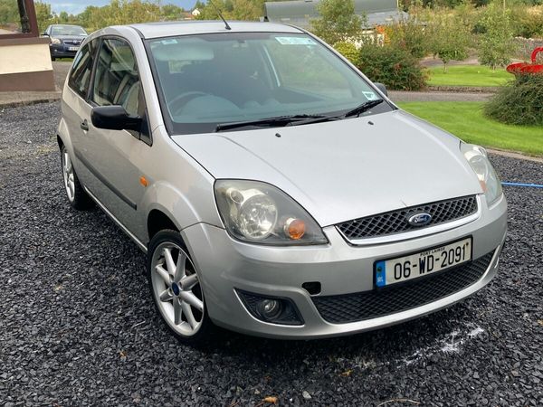 Ford Fiesta Hatchback, Petrol, 2006, Silver