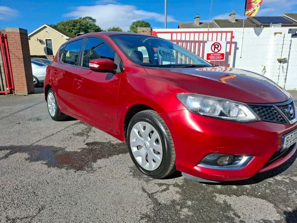 Nissan Pulsar Hatchback, Diesel, 2015, Red