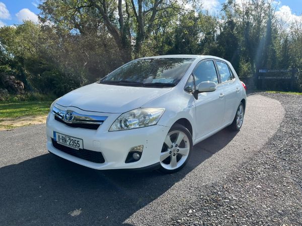 Toyota Auris Hatchback, Petrol Hybrid, 2011, White
