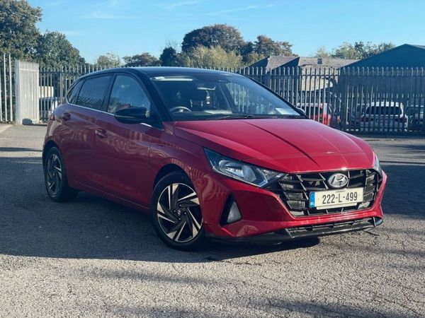 Hyundai i20 Hatchback, Petrol, 2022, Red