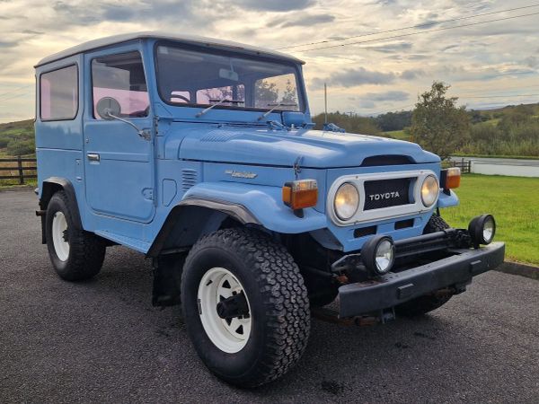 Toyota Land Cruiser SUV, Petrol, 1975, Blue