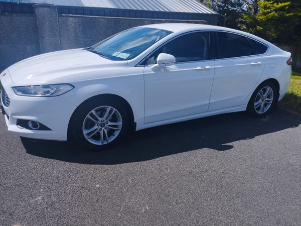 Ford Mondeo Hatchback, Diesel, 2017, White