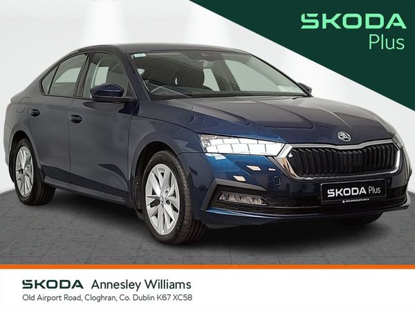 Skoda Octavia Saloon, Petrol, 2024, Blue