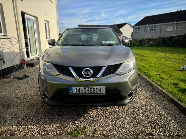 Nissan Qashqai Hatchback, Diesel, 2014, Grey