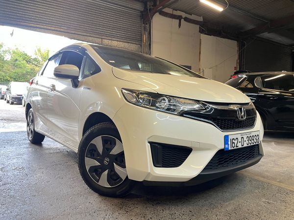 Honda Fit Hatchback, Petrol Hybrid, 2016, White