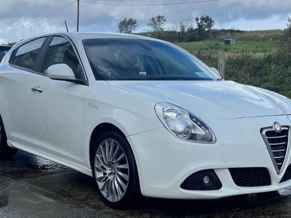 Alfa Romeo Giulietta Hatchback, Petrol, 2011, White