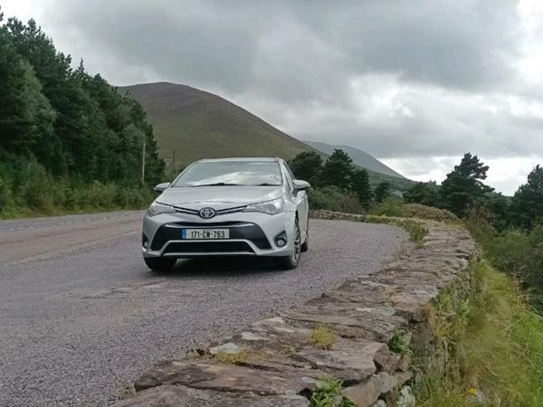 Toyota Avensis MPV, Diesel, 2017, Grey