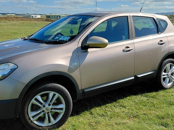 Nissan Qashqai Hatchback, Diesel, 2010, Beige